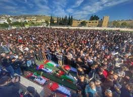 جماهير غفيرة تشيع جثامين الشهداء الستة في مخيم الفارعة